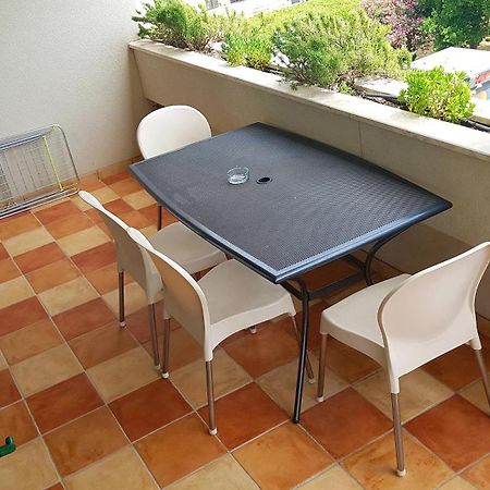 Apartments Elda Makarska Bilik gambar