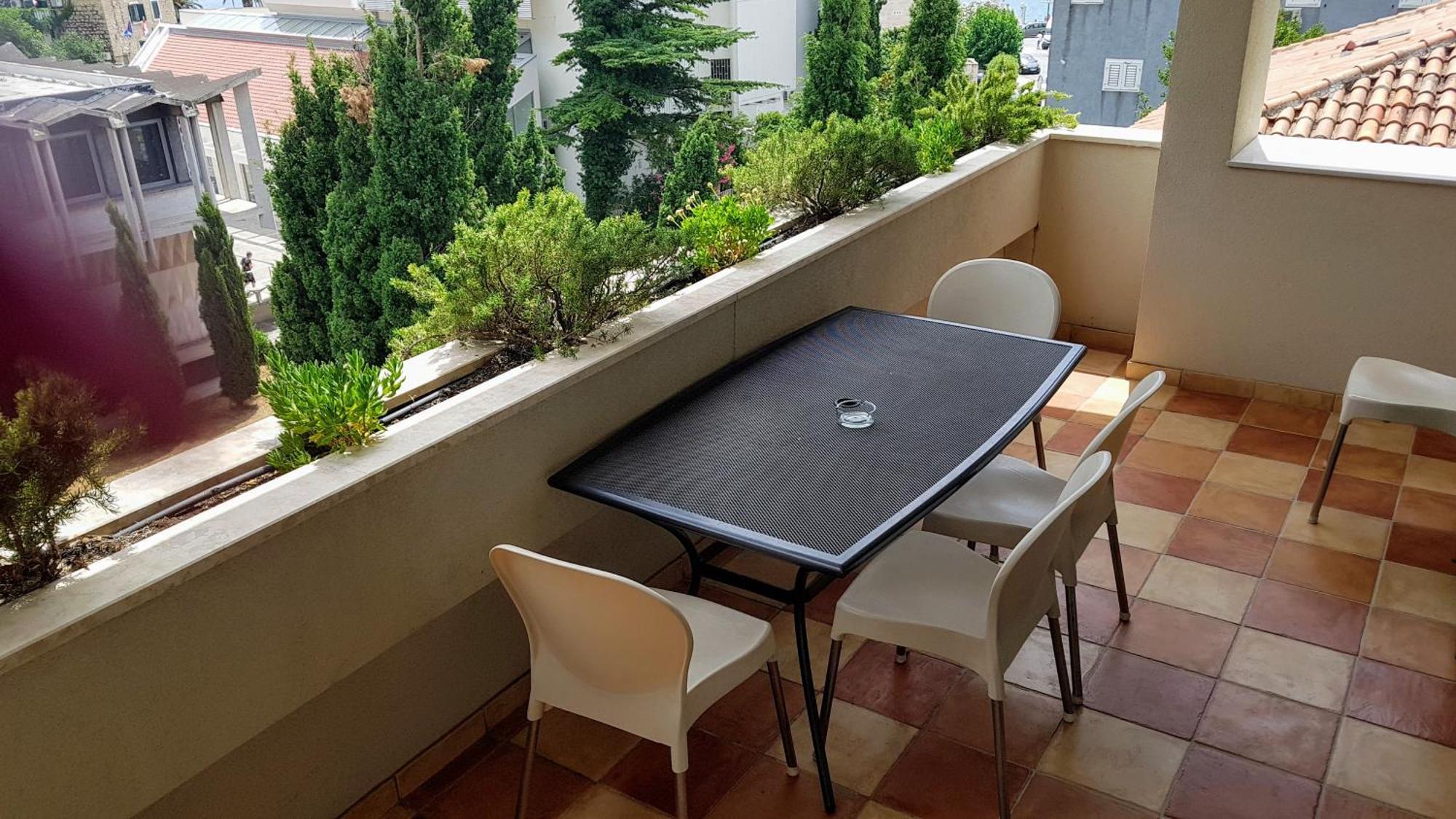 Apartments Elda Makarska Bilik gambar